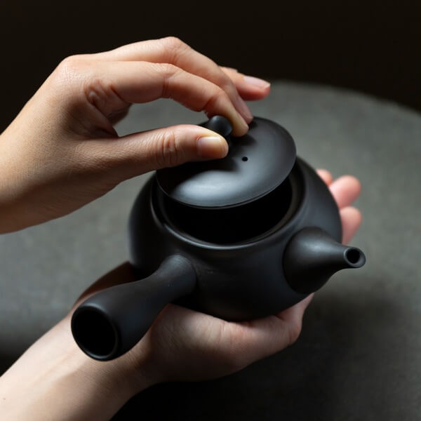 Ippodo Tea - Black Kyusu Teapot (Tokoname-yaki) - For Loose
