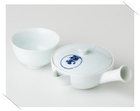 Porcelain teapot - The kyusu can be purchased individually, or as part of a set with five teacups.