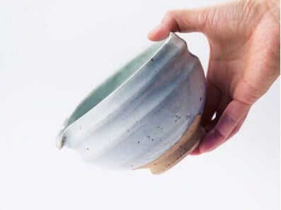 Ippodo Tea - White Tea Bowl with Spout - Unglazed base is easy to hold.